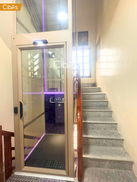 Sơn Tây, Hà Nội - Thang máy Cibes lắp đặt vừa vặn giữa thang bộ